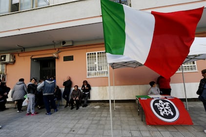L'ondata nera di Casapound? Toh, perde voti