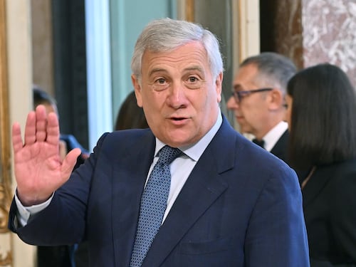 L'allentamento delle misure Covid e la bandiera del garantismo: l'avvertimento degli azzurri al loro governo