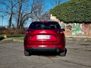 Mazda CX-5 2023, guarda le foto 17