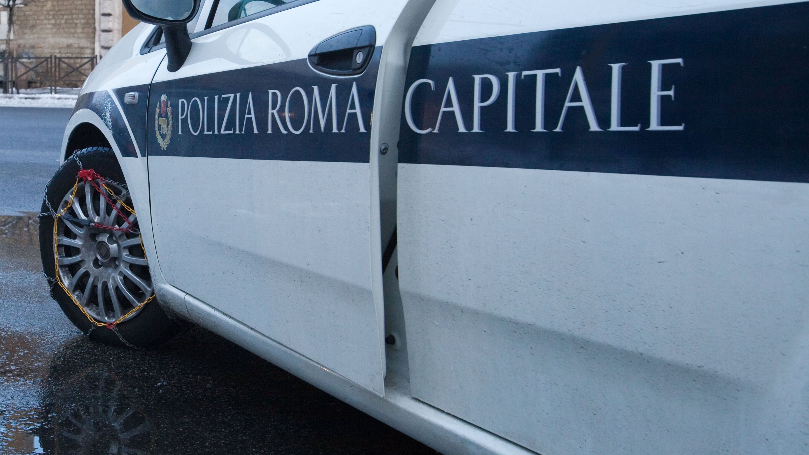 La città dell'eterno fai da te: ora Roma ricicla pure i vigili