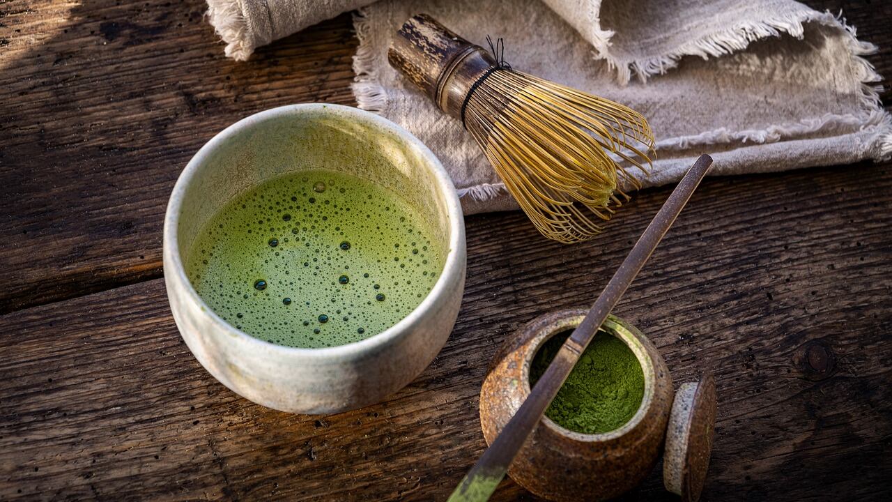 Tè matcha, l’antirughe naturale (e non solo): ecco 7 benefici