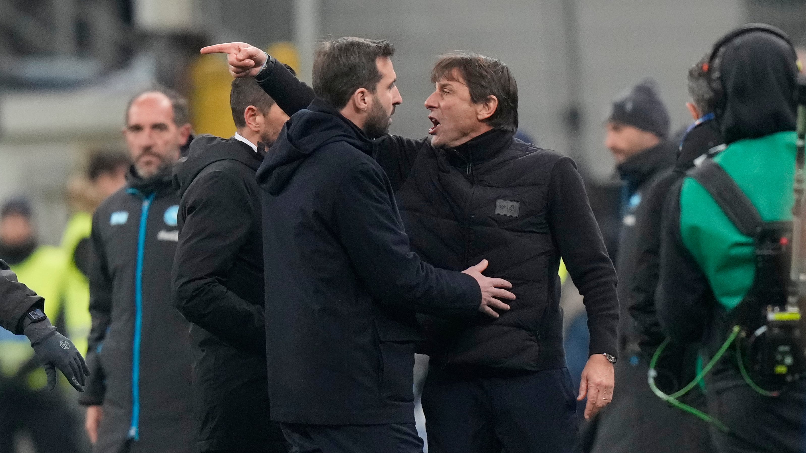 "Vergognatevi". La furia di Conte, espulso dopo il rigore concesso all'Inter. Cosa è successo