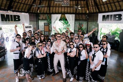 Chris Hemsworth incontra i fan in vista dell'uscita di "Men in Black"  4