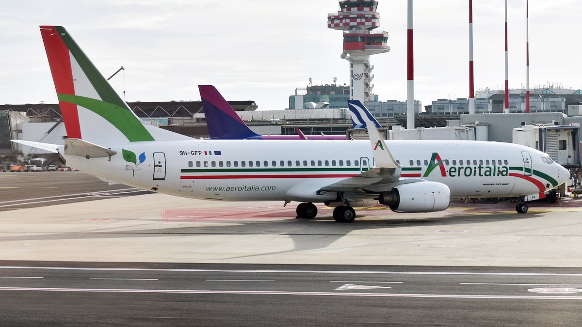 Due forti colpi dopo il decollo: paura a bordo del volo Roma-Cagliari, cosa è accaduto