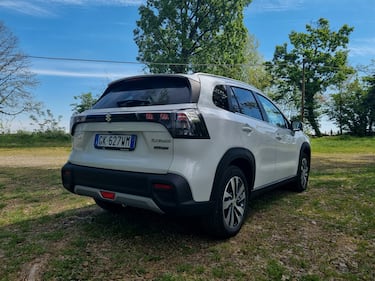 Suzuki S-Cross Hybrid 140V: guarda le foto  9