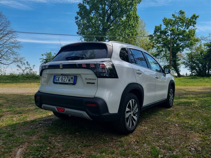 Suzuki S-Cross Hybrid 140V: guarda le foto  9