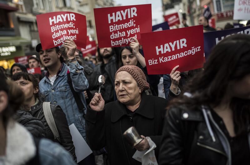 Le proteste nel bastione laico di Istanbul 2