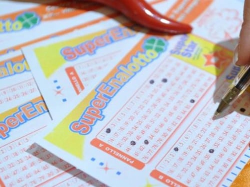 Modena, va in tabaccheria, gioca un euro e ne vince un milione