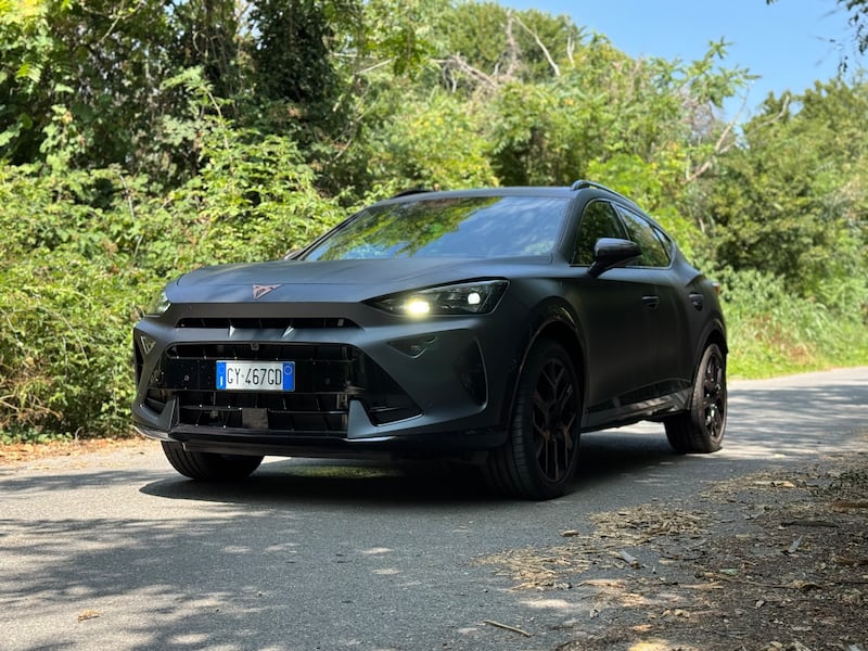 Cupra Formentor e-Hybrid: guarda la gallery del crossover ibrido da 272 CV 2