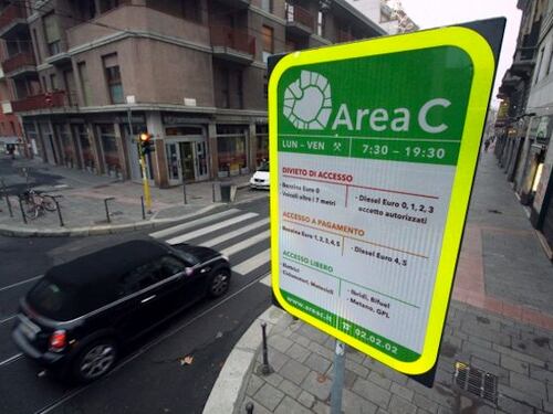 Pisapia ci riprova: l'area C torna a settembre