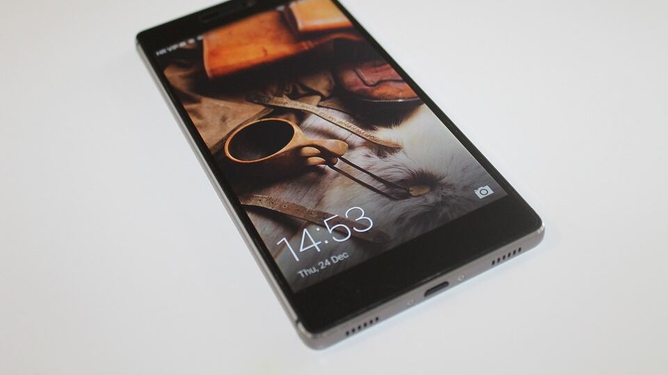 Avete lo smartphone cinese? State tranquilli (ma per poco)