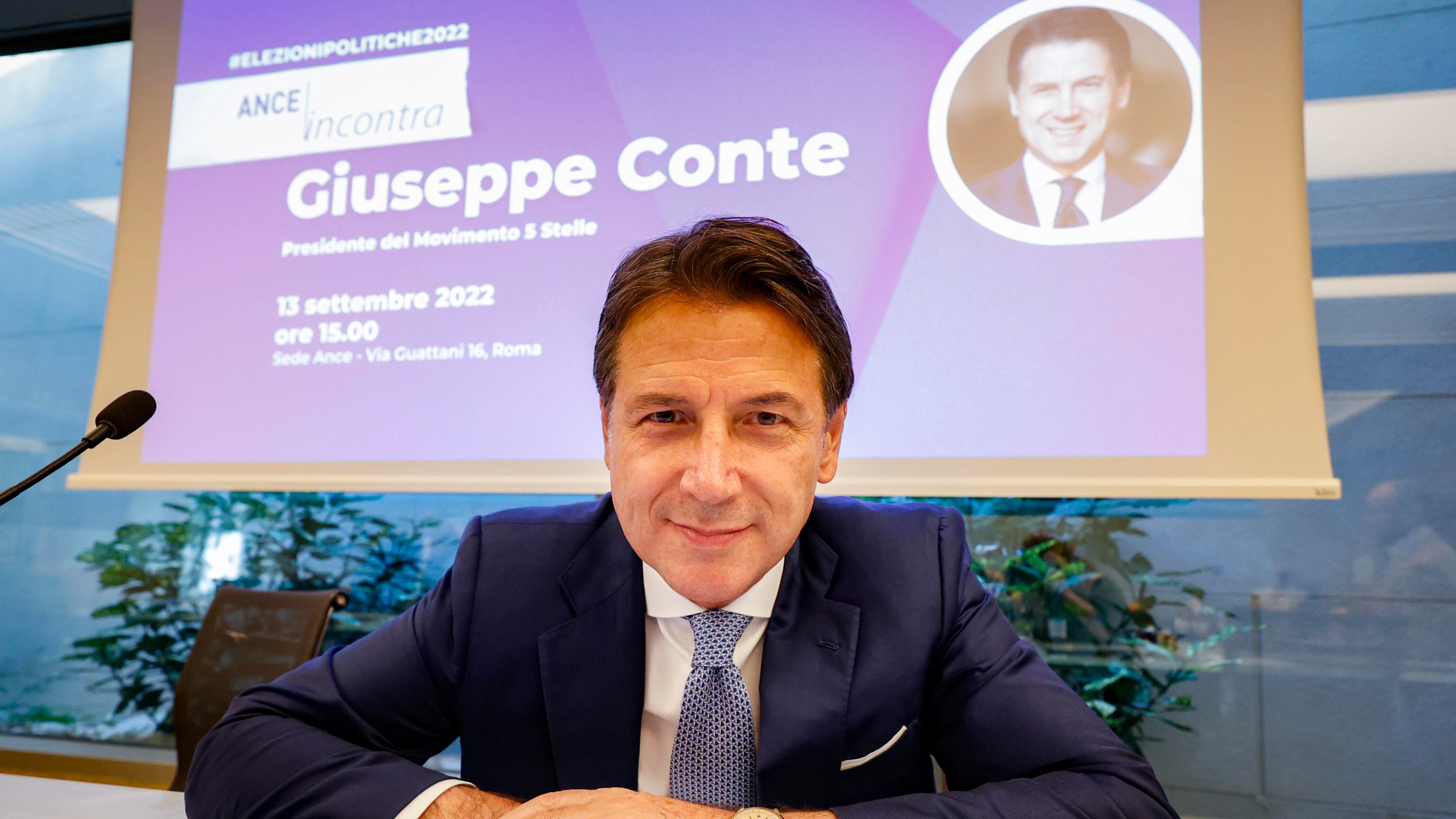 "Non con questo vertice del Pd...": Conte chiede la testa di Letta