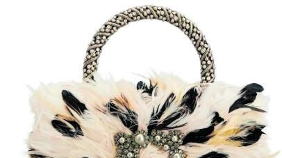 L'intramontabile stile animalier di Roger Vivier raccontato in un libro e in undici borse gioiello