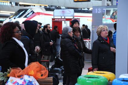 Blitz alla stazione di Bologna: treni in ritardo 13
