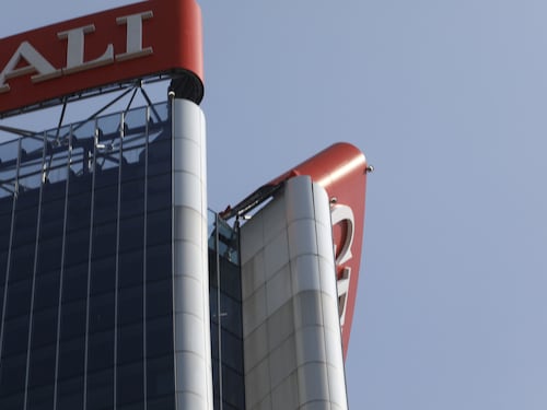 Torre Generali, cosa c'è dietro il collasso dell'insegna Generali