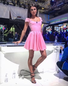 Giulia Salemi hot, nuda sotto l'asciugamano 15