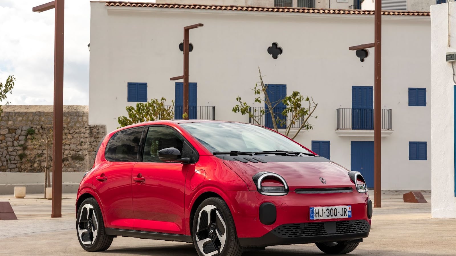 Renault Twingo E-Tech, piccola fuori ma grande dentro