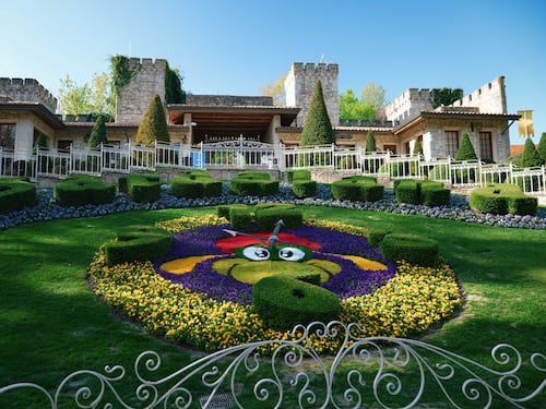Gardaland celebra 50 anni con una notte di musica e magia