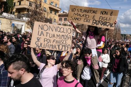 Corteo femminista di Roma, in 10mila per l'8marzo 7