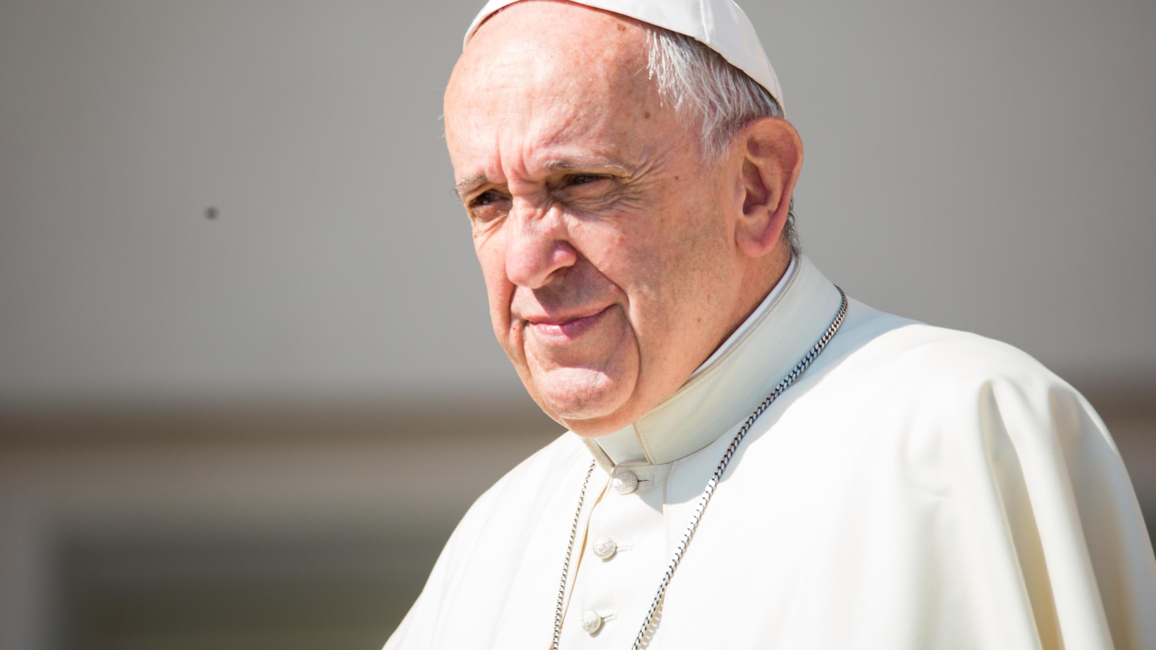 Il Papa fa il pompiere: "È una guerra ma non di religione"