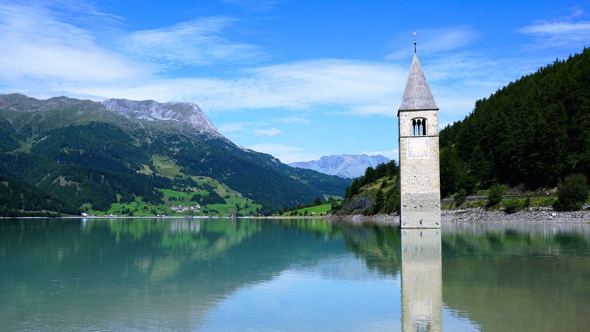 Lago di Resia: Curon e la storia del paese sommerso