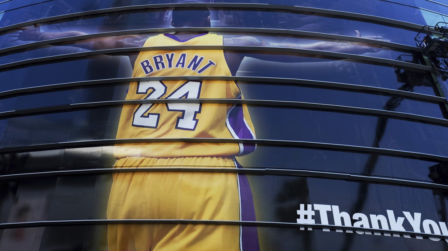 Si schianta con l'elicoterro: Kobe Bryant muore a 41 anni