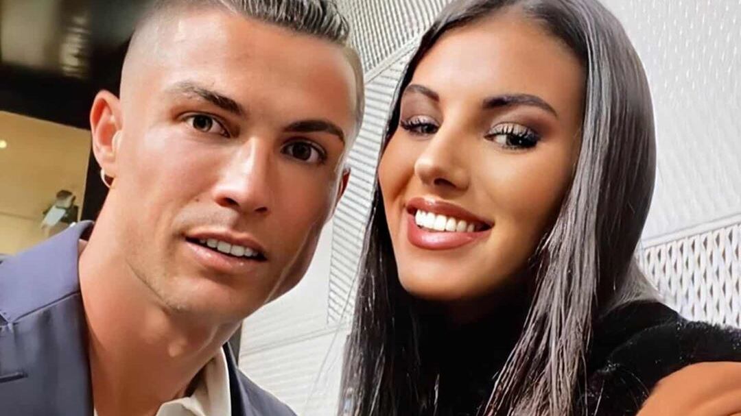 Cristiano Ronaldo, selfie sospetto con Miss Italia