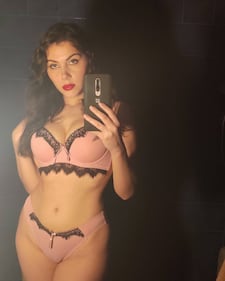 Valentina Nappi in lingerie sui social 2