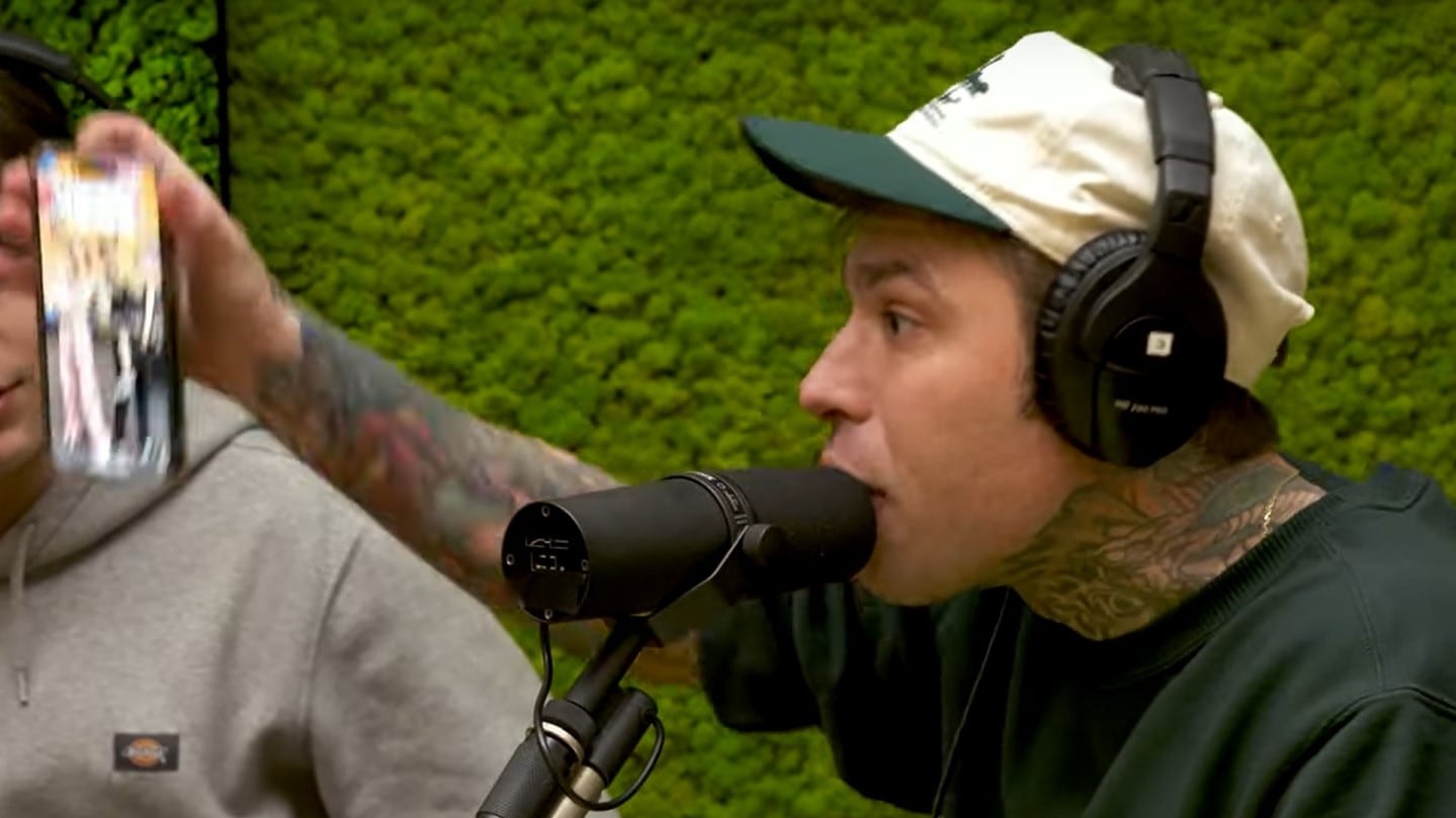 "Questa è la tua faccia da c...". Ma Fedez sbaglia persona