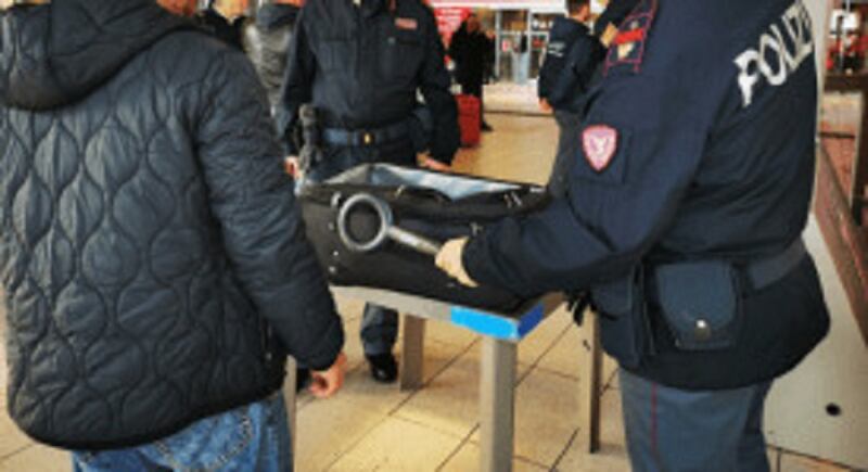 Polizia sequestro oppio 