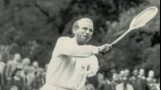 Cambia il regolamento di Wimbledon: il tennista che gioca con un braccio solo