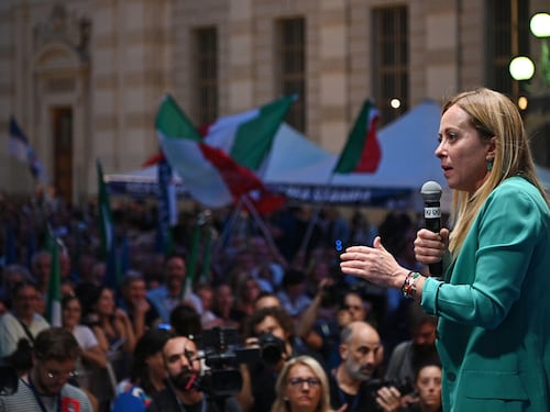 Meloni: "Considero tutti i regimi un male, senza le esitazioni della sinistra"
