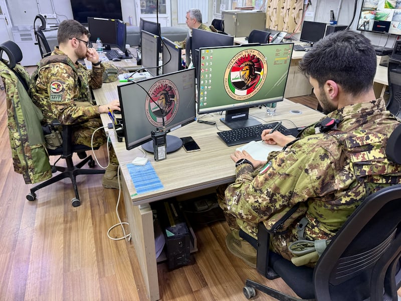 Dentro la base italiana ad Erbil 5