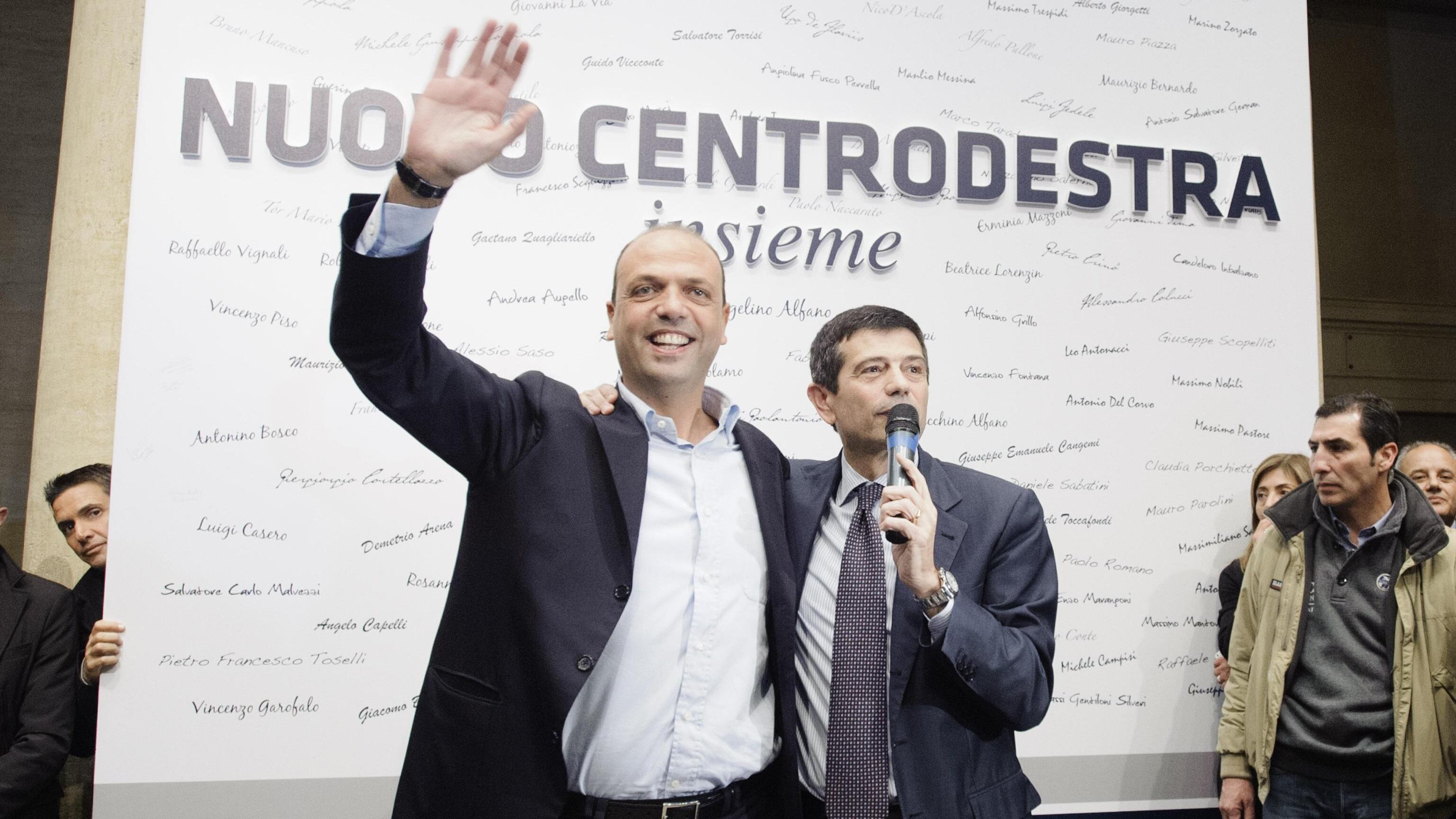 Alfaniani accerchiati, ora Lupi rischia il posto