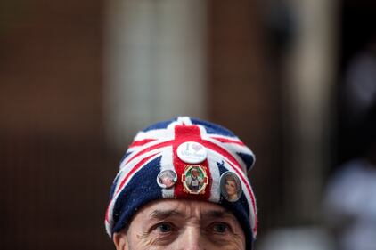 Fans aspettano la nascita del royal baby fuori dall'ospedale 8