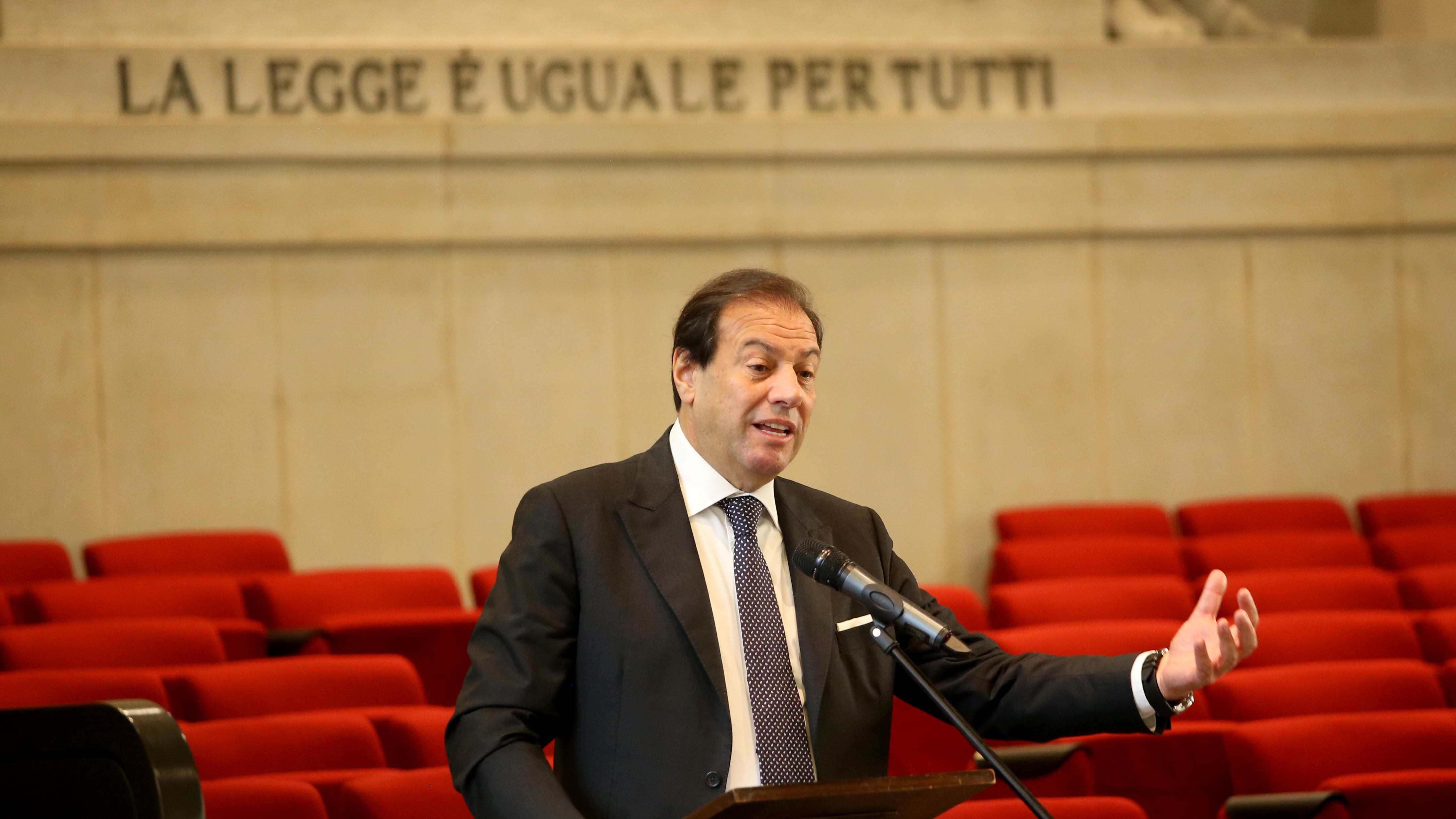 Fisco, rinviata la "flat tax" ma tredicesime più pesanti