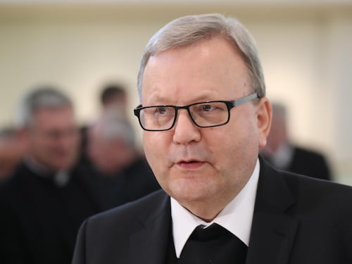 Silurato il vescovo tedesco favorevole a gay e preti sposati