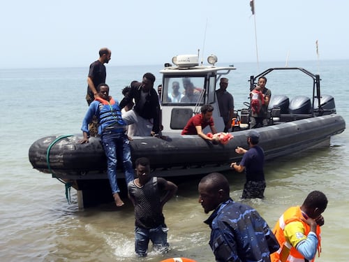 La Guardia costiera libica: "Non abbiamo salvagenti per salvare tutti"