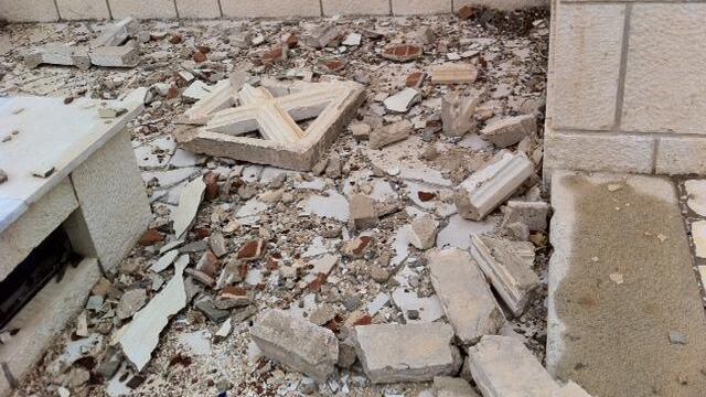 I libici sfregiano i morti italiani: devastato il cimitero di Tripoli