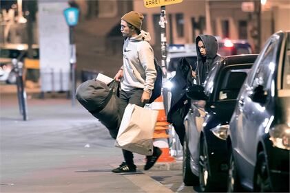 Robert Pattinson, prosegue la storia d'amore con FKA 10