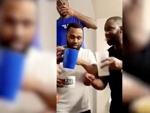 Fumano droga e bevono alcol: il party dello scandalo in prigione
