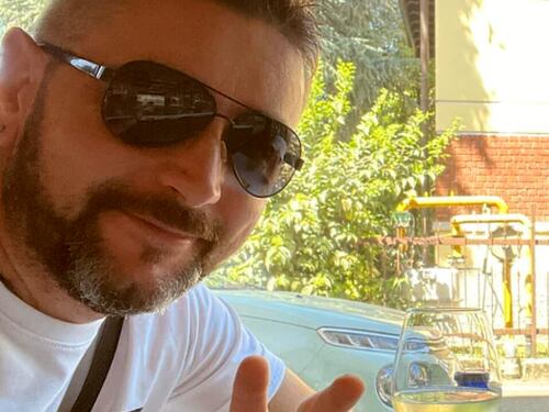 Uccide lo zio a coltellate per una donna contesa