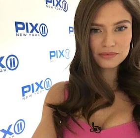 Bianca Balti sexy in spiaggia 1