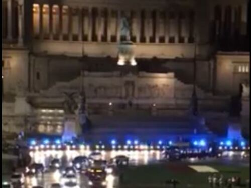 Sparatoria Trieste, l’omaggio della polizia all’Altare della Patria
