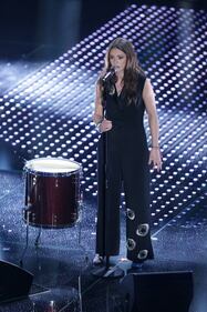 Sanremo 2016: i look femminili nella serata cover 77