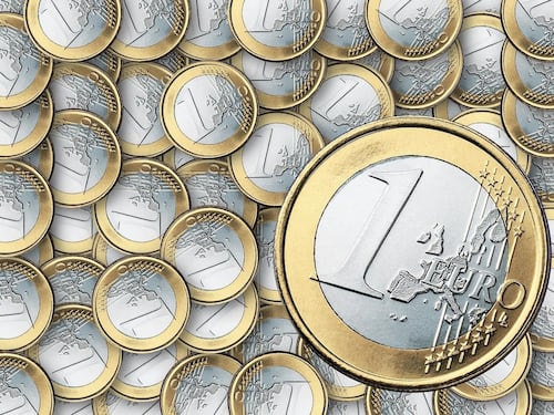 Inflazione al 2,6% e l'euro si rafforza