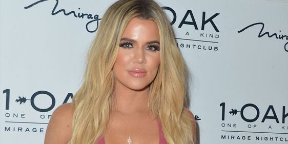 Kim e Khloe Kardashian, sfida di lati b 20