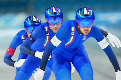 La storica impresa degli azzurri nel pattinaggio: guarda le foto 11