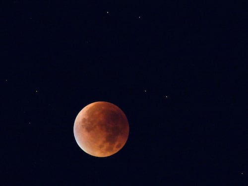 Occhi al cielo per la Luna di Sangue: lo spettacolo da non perdere a settembre