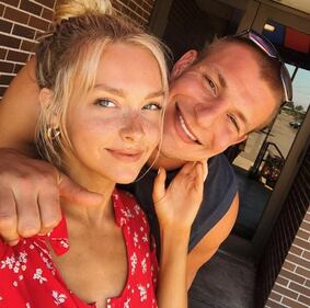  Camille Kostek, le foto più sensuali 6